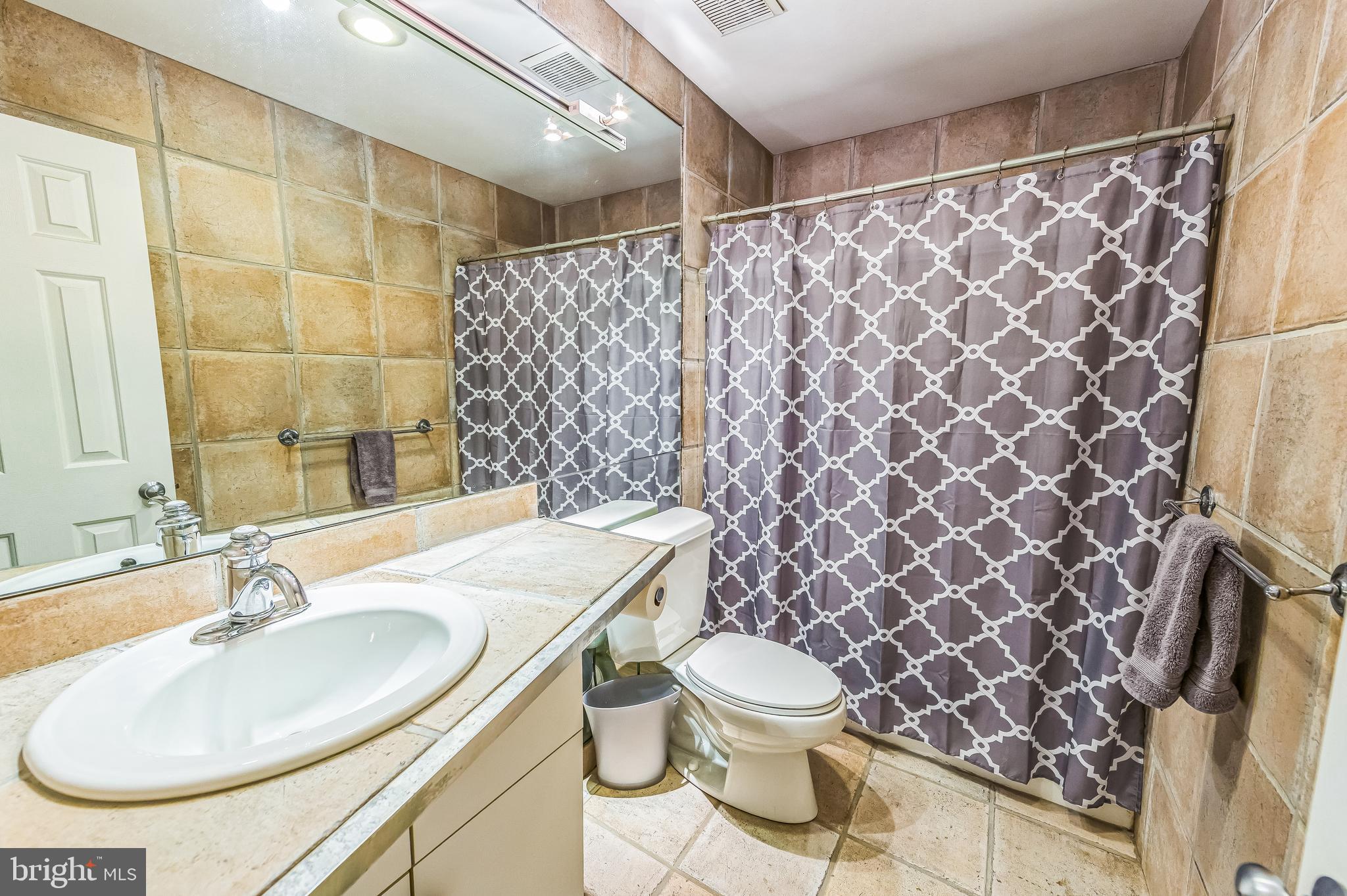 2010 Welsh Valley Road Malvern, PA 19355 - Photo 27 of 46 Full Hall Bathroom