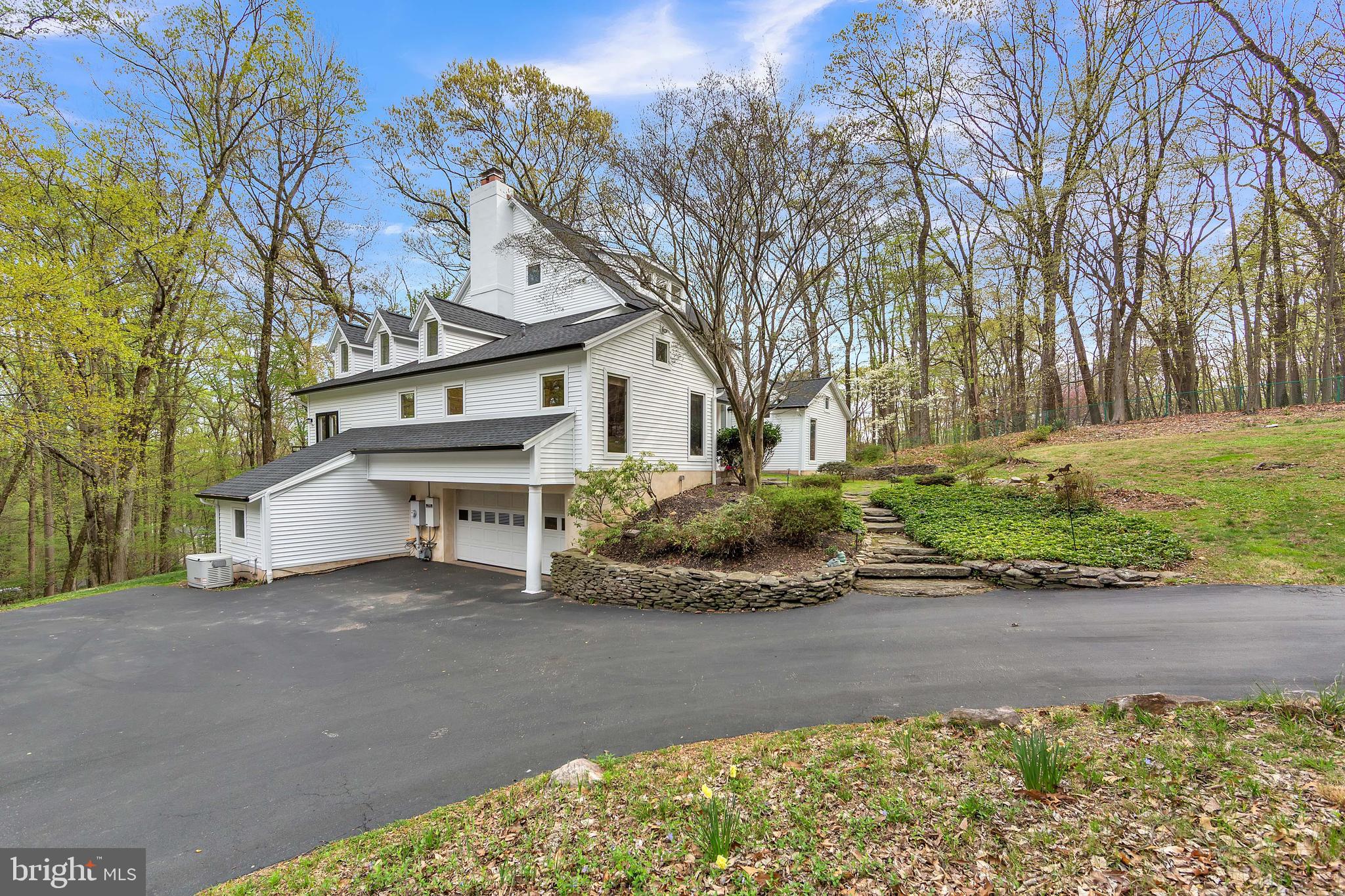 2010 Welsh Valley Road Malvern, PA 19355 - Photo 35 of 46 Large Circular Drive