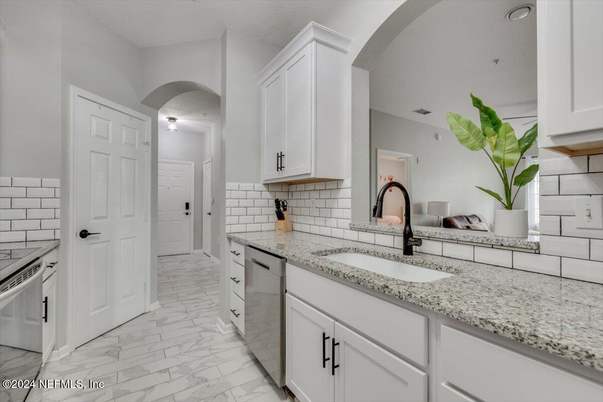 10550 Baymeadows Road, Unit 505 Jacksonville, FL 32256 - Photo 10 of 42 13-FULL-004