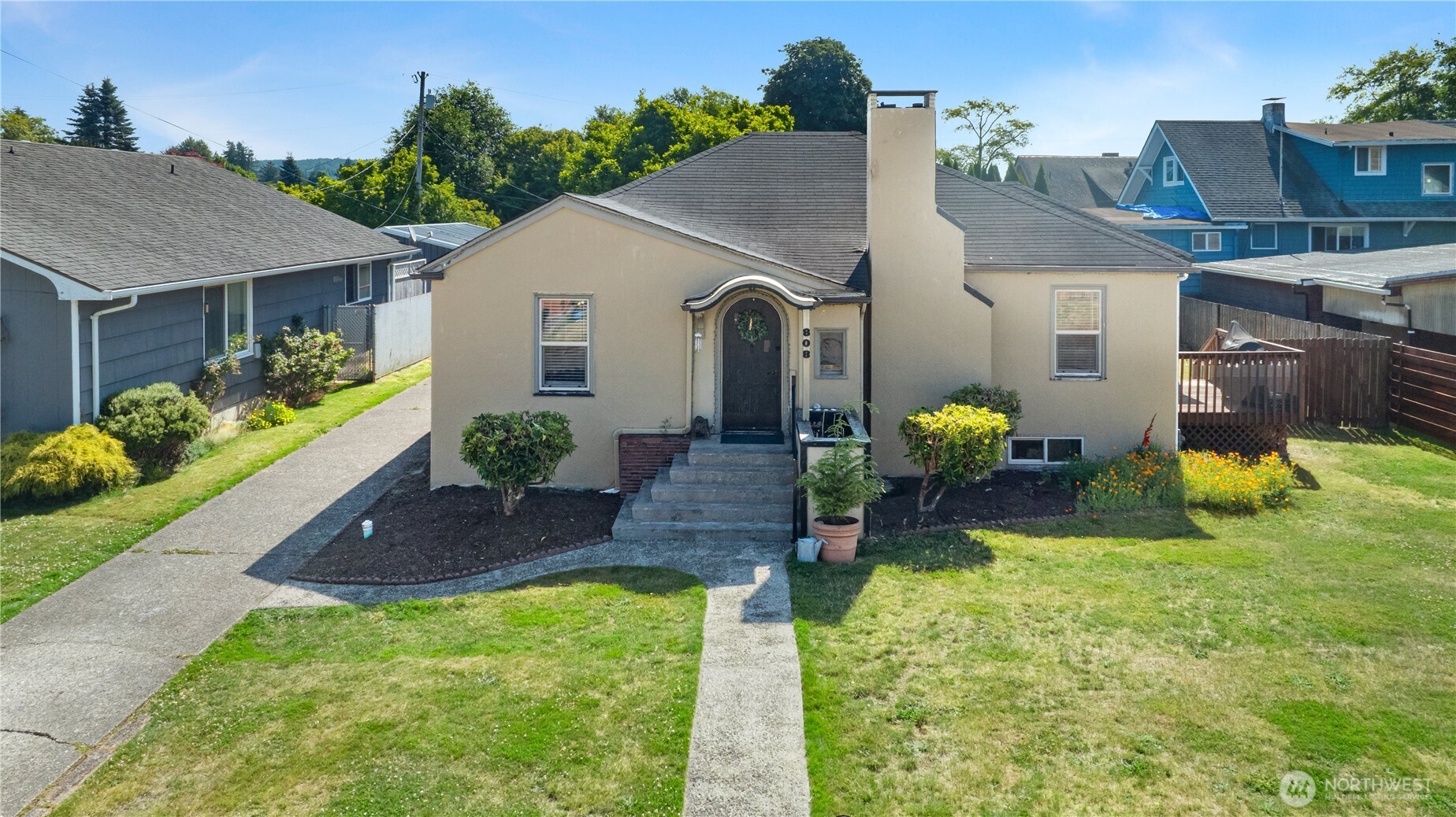 808 North Thornton Street Aberdeen, WA 98520 - Photo 1 of 40