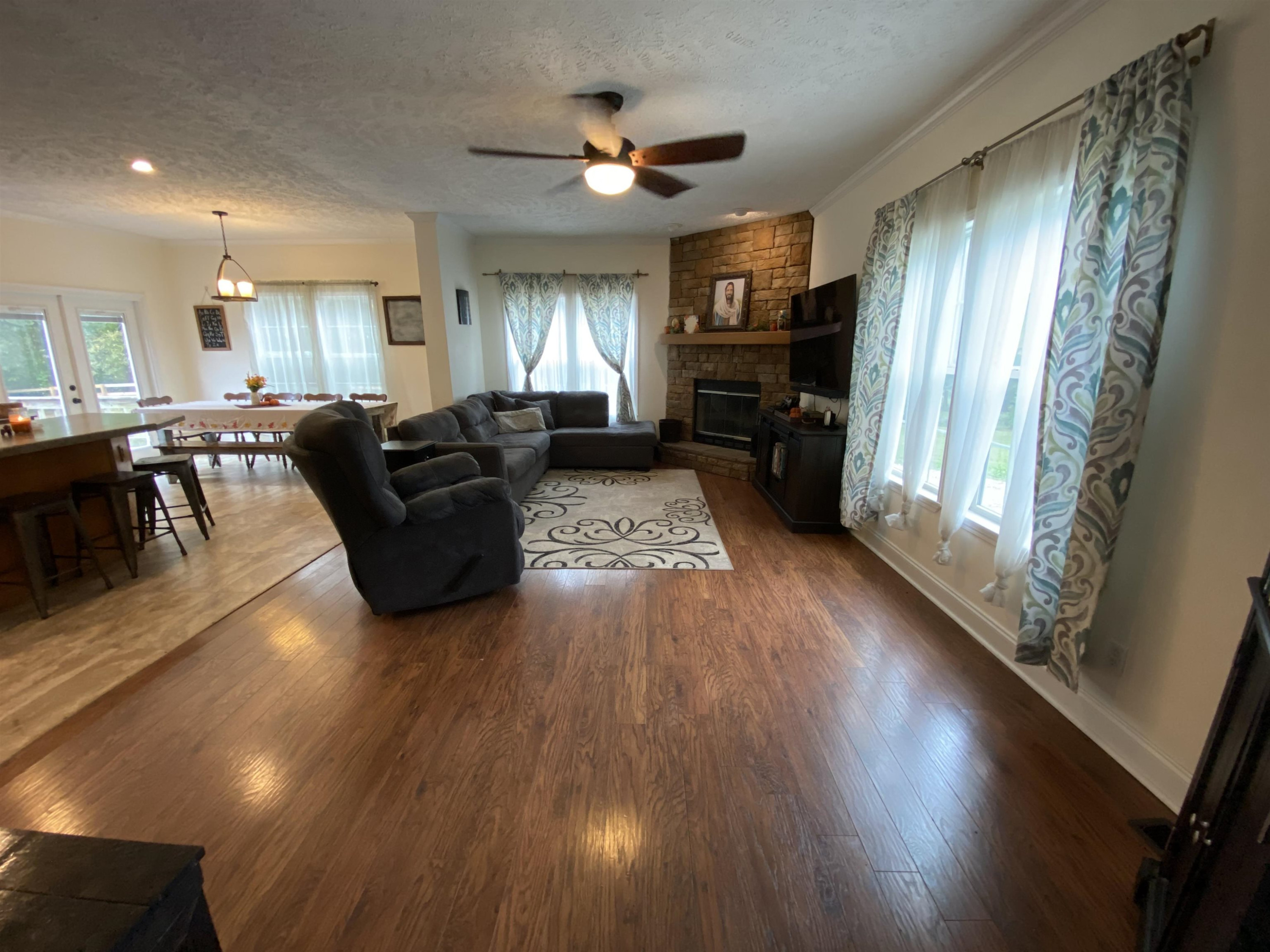 3070 Westport Road Huntingdon, TN 38344 - Photo 3 of 23 a living room with furniture and a fireplace
