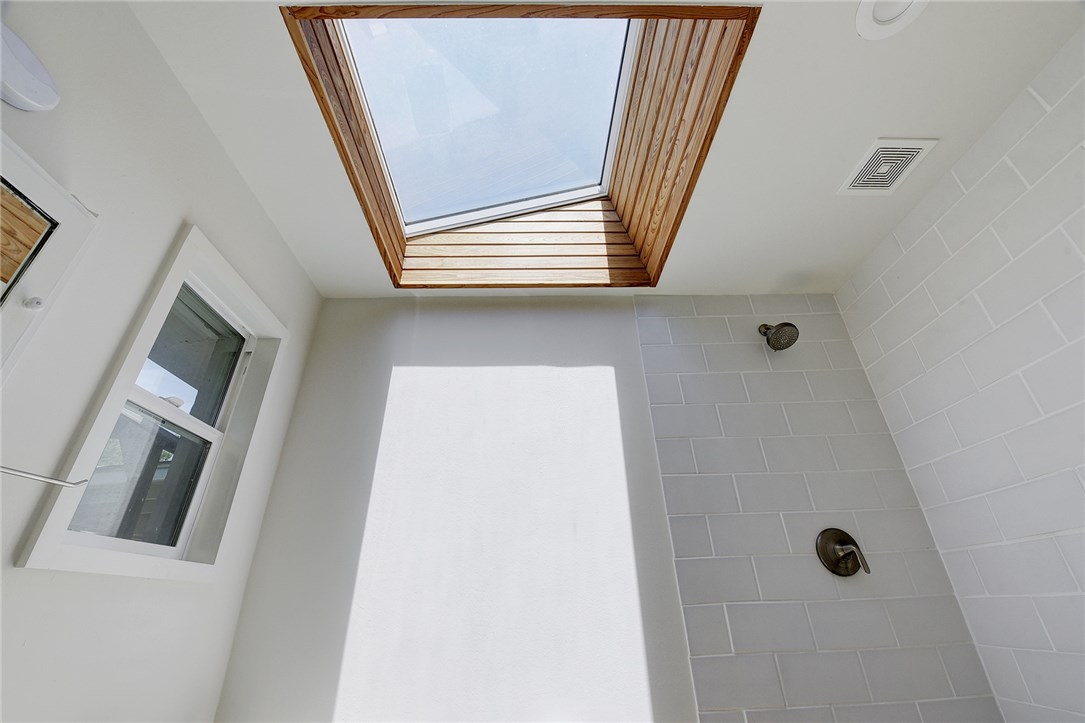 4804 Menchaca Road Austin, TX 78745 - Photo 15 of 38 Main House