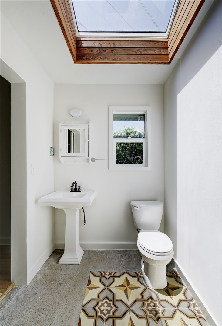 4804 Menchaca Road Austin, TX 78745 - Photo 18 of 38 Main House