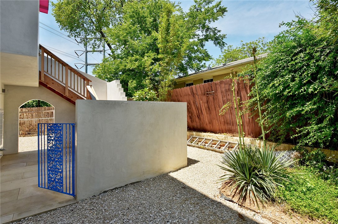 4804 Menchaca Road Austin, TX 78745 - Photo 23 of 38 Garage Apartment Courtyard
