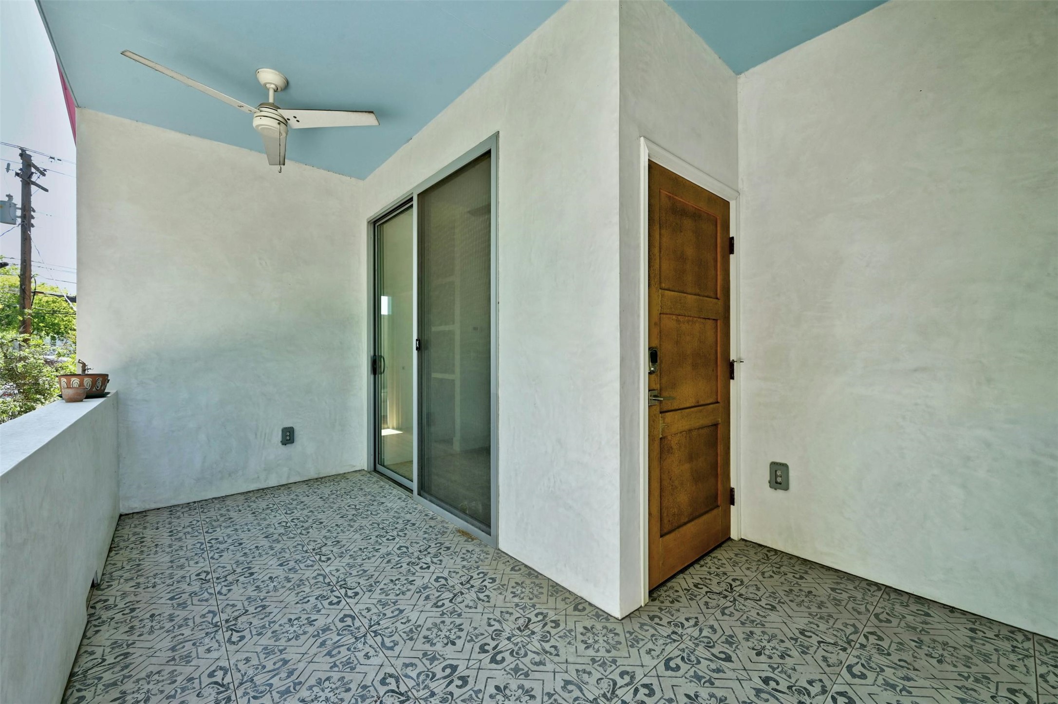 4804 Menchaca Road Austin, TX 78745 - Photo 24 of 38 Garage Apartment Balcony