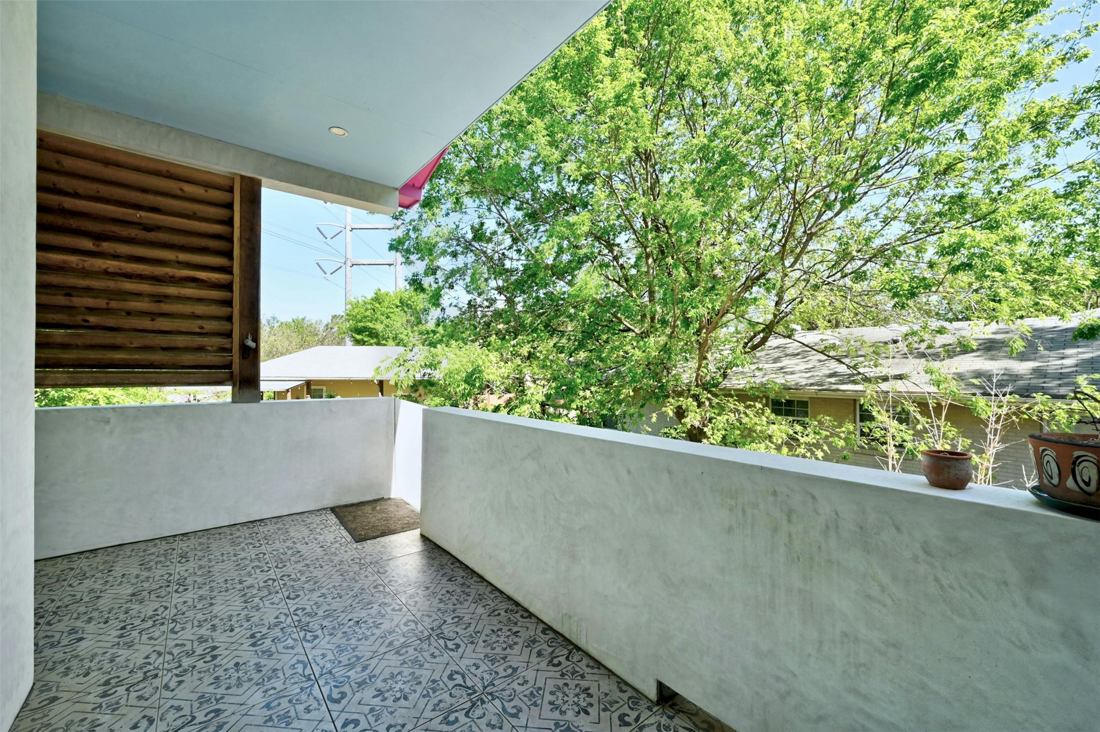 4804 Menchaca Road Austin, TX 78745 - Photo 25 of 38 Garage Apartment Balcony