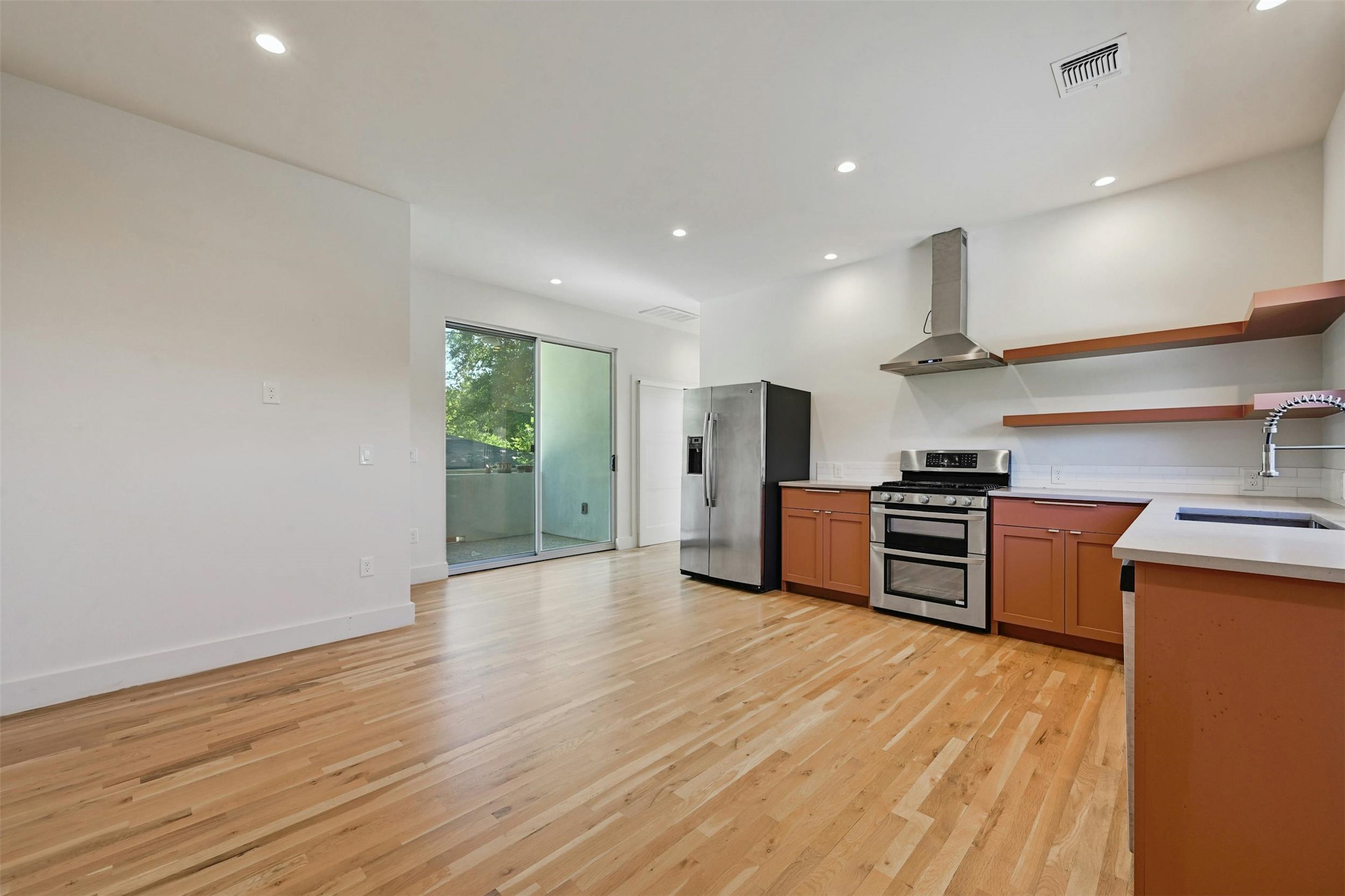 4804 Menchaca Road Austin, TX 78745 - Photo 27 of 38 Garage Apartment