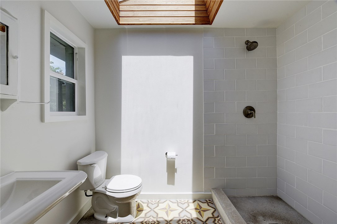 4804 Menchaca Road Austin, TX 78745 - Photo 3 of 38 Main House