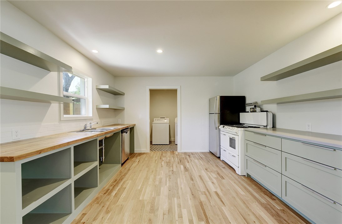 4804 Menchaca Road Austin, TX 78745 - Photo 5 of 38 Main House