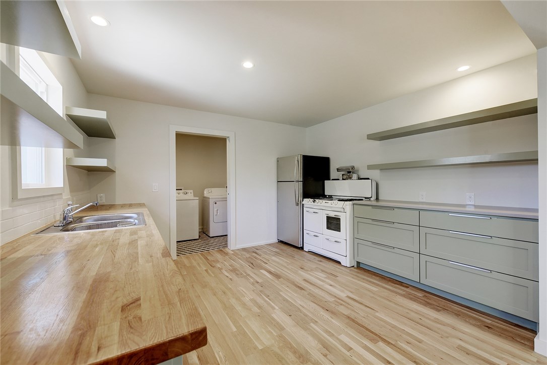 4804 Menchaca Road Austin, TX 78745 - Photo 7 of 38 Main House