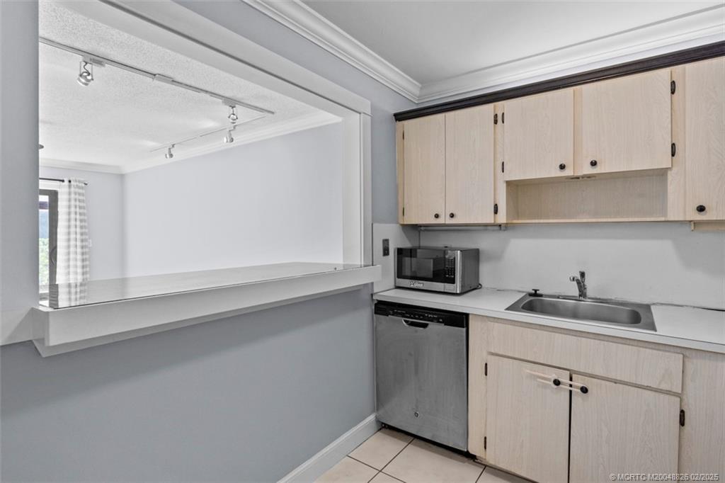 800 Northwest Fork Road, Unit 32 Stuart, FL 34994 - Photo 11 of 33 Gallery Image 11