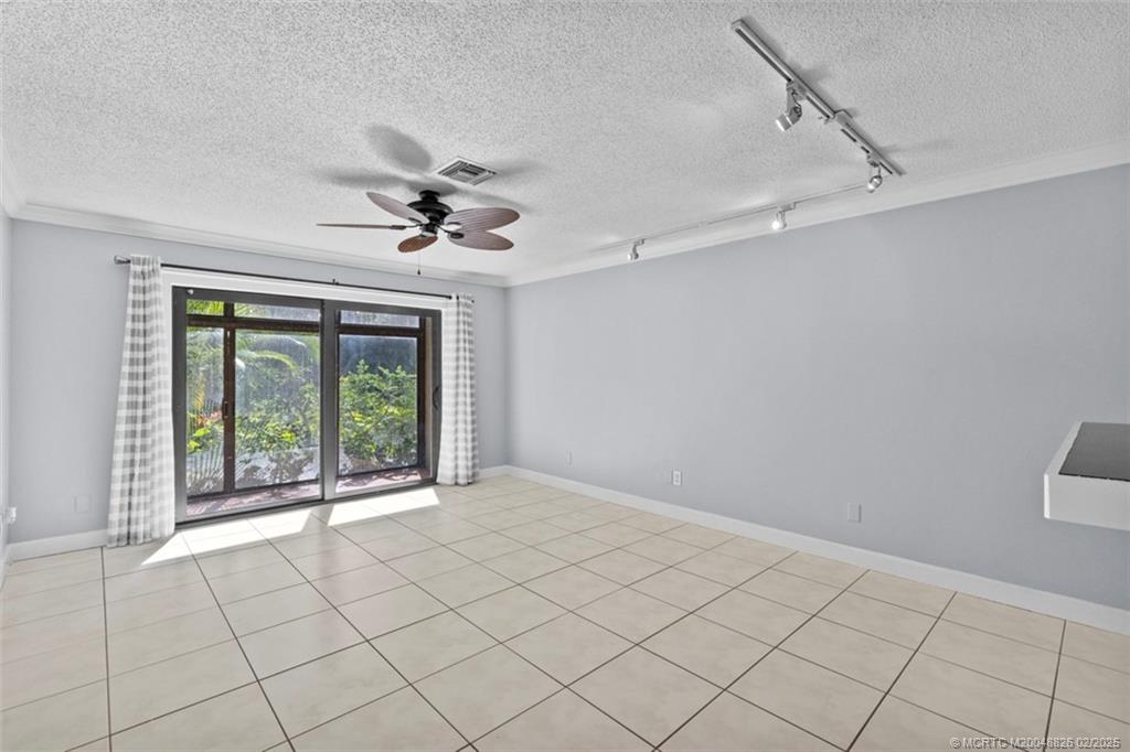 800 Northwest Fork Road, Unit 32 Stuart, FL 34994 - Photo 7 of 33 Gallery Image 7