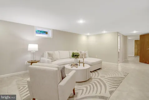 $749,900 | 2106 Basset Street, Alexandria, VA 22308