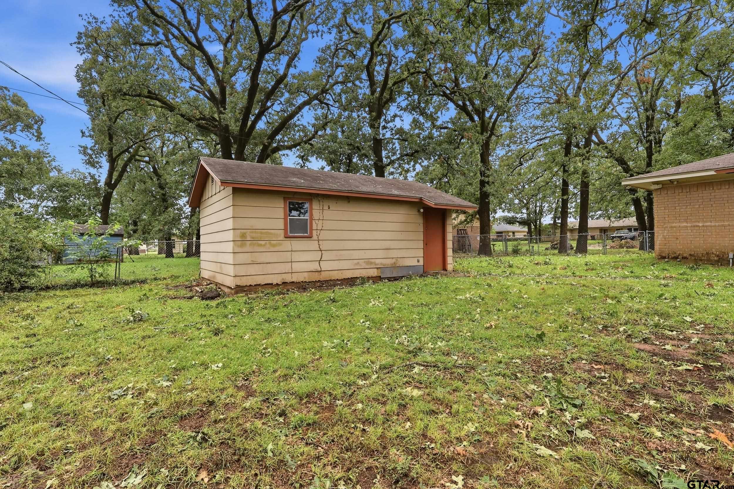 135 46th Street Southwest Paris, TX 75460 - Photo 12 of 39