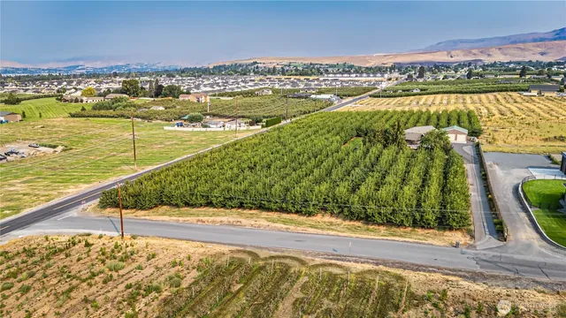 a view of an ocean view