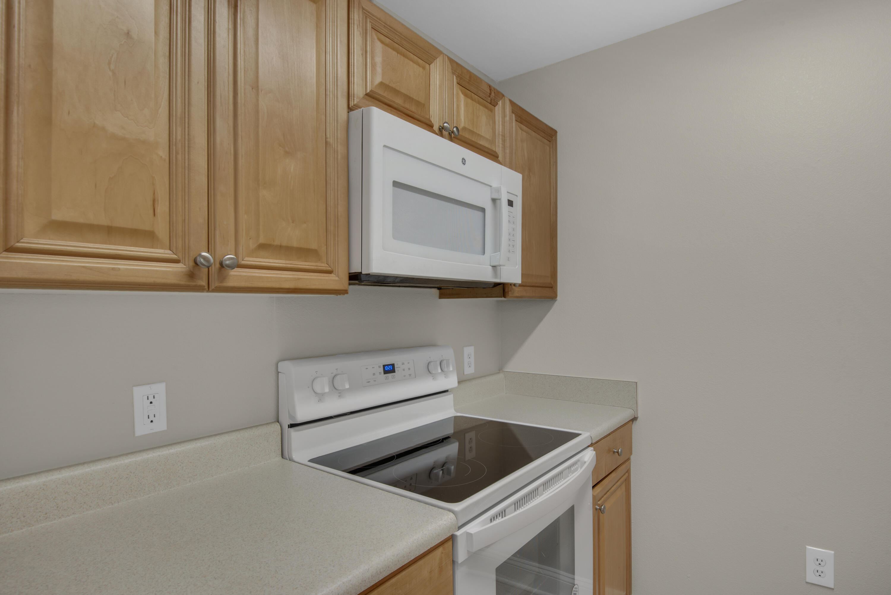 537 Wingspan Way Crestview, FL 32536 - Photo 9 of 34 a utility room with dryer and washer