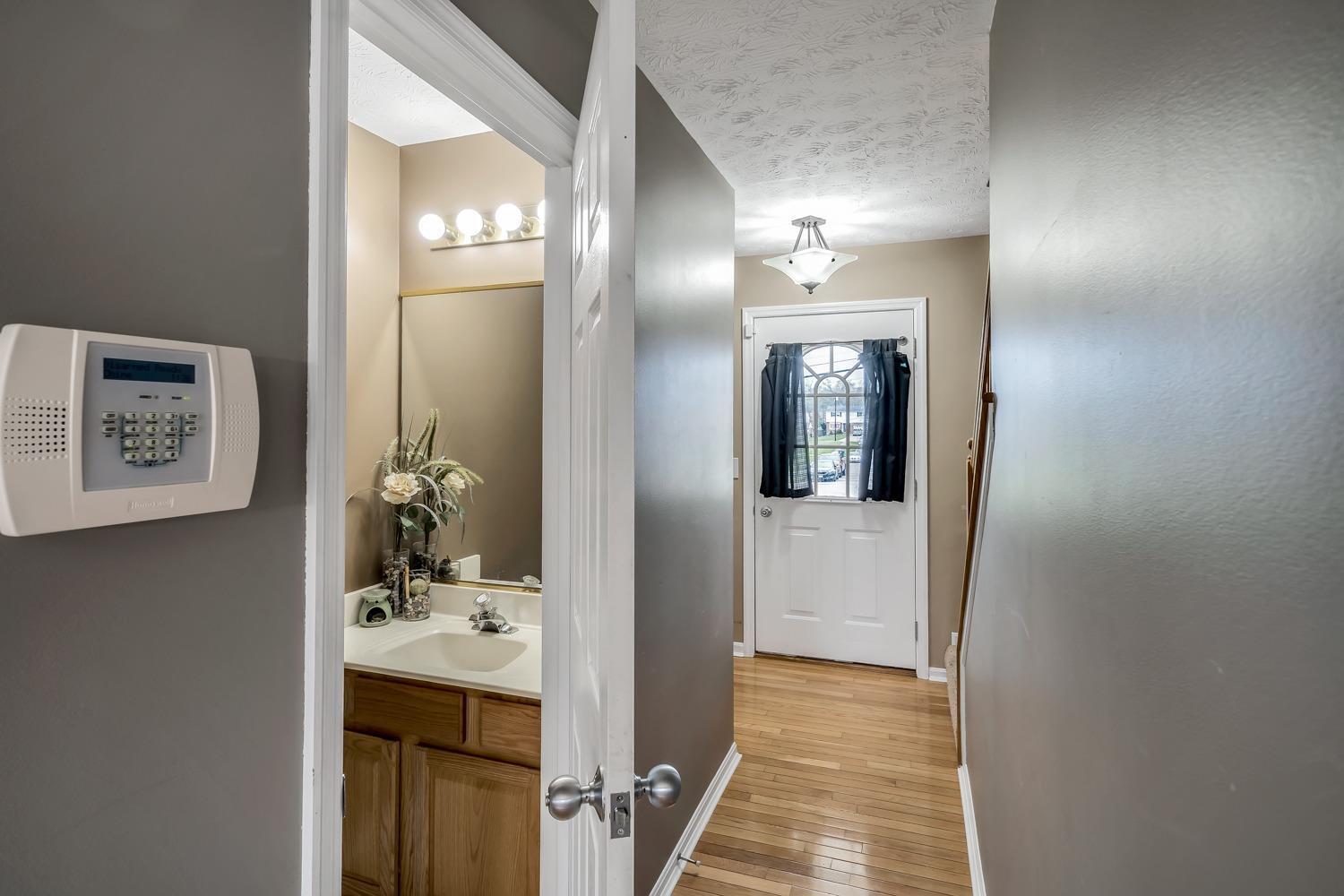 5947 Lawrence Road Cincinnati, OH 45248 - Photo 7 of 49
