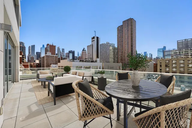 $4,700,000 | 611 West 56th Street, Unit 9A | Hell's Kitchen