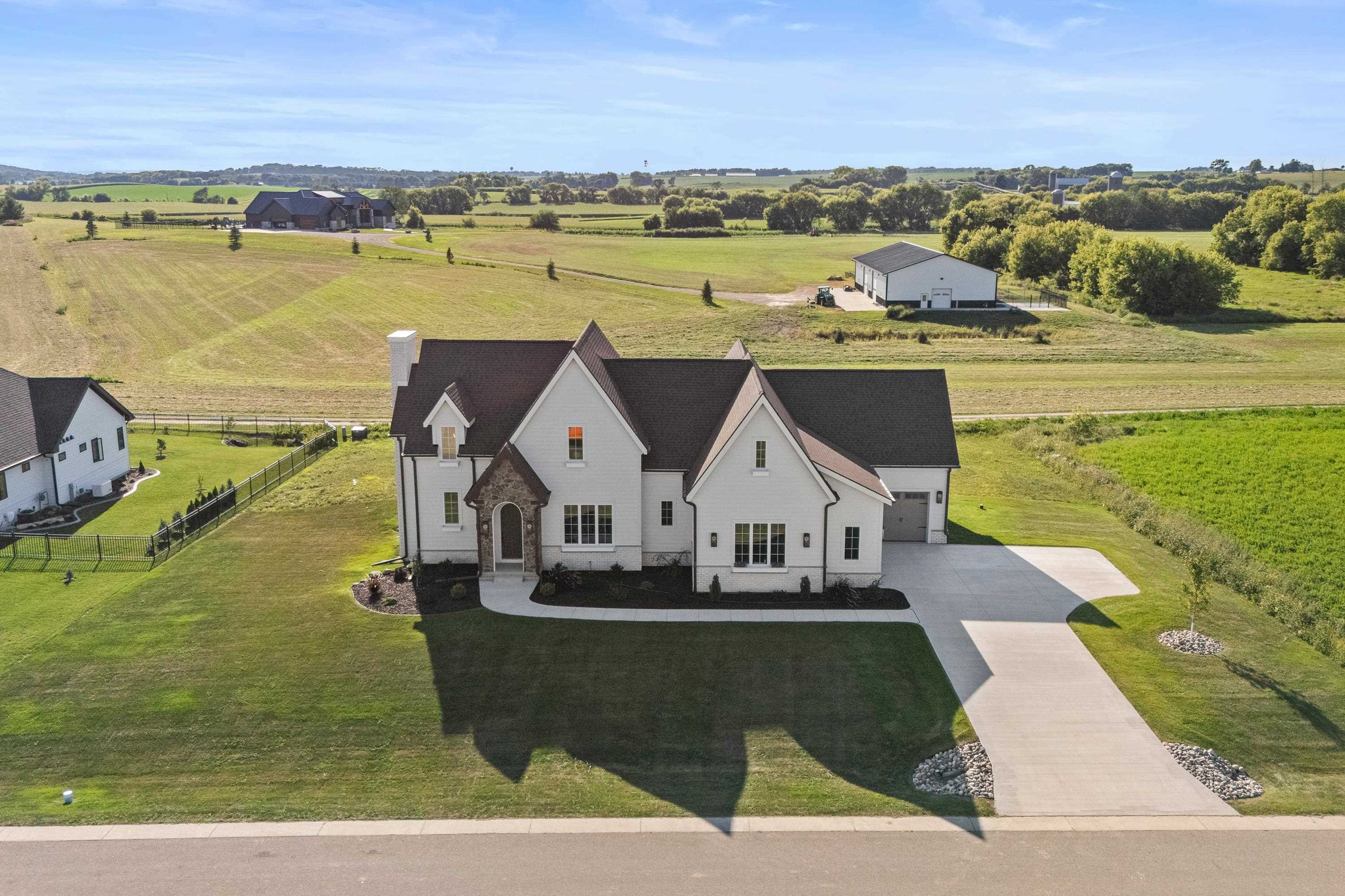 6835 Angelica Trail Sun Prairie, WI 53590 - Photo 2 of 85