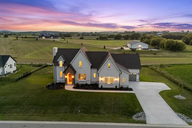 $1,550,000 | 6835 Angelica Trail, Sun Prairie, WI 53590