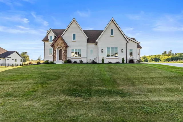 $1,550,000 | 6835 Angelica Trail, Sun Prairie, WI 53590