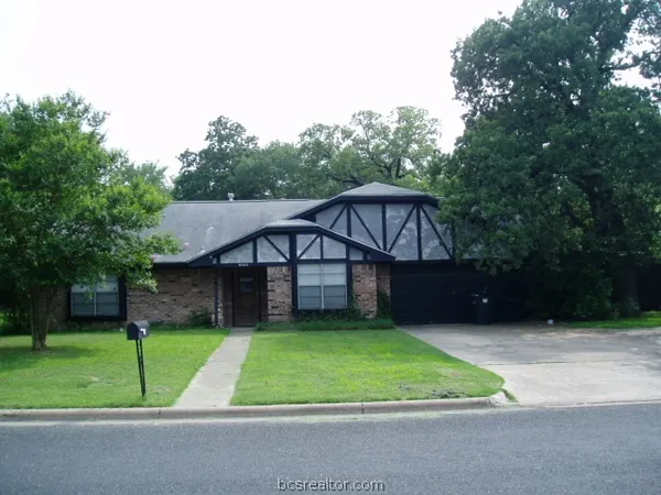 $1,695 | 8002 Raintree Drive, College Station, TX 77845