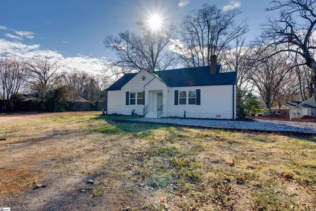 $710,000 | 11 Willow Springs Drive, Greenville, SC 29607