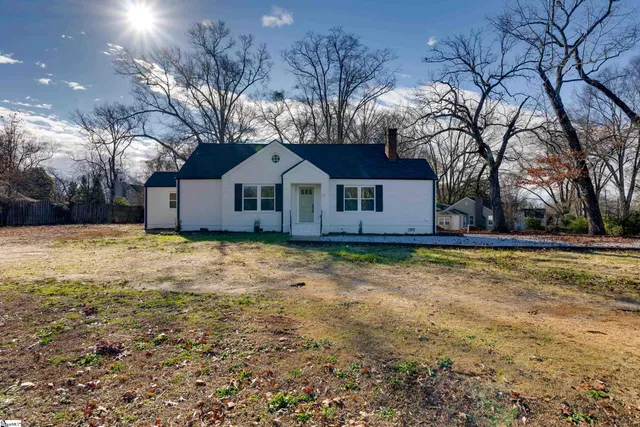 $710,000 | 11 Willow Springs Drive, Greenville, SC 29607