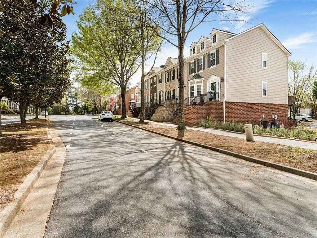 3774 Lake Point Boulevard Suwanee, GA 30024 - Photo 32 of 38