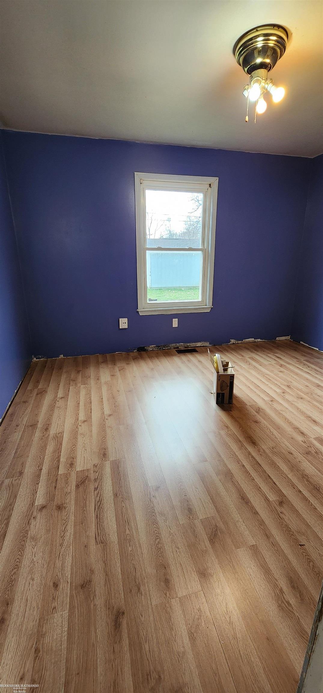 26111 Colgate Street Inkster, MI 48141 - Photo 15 of 17 50142466-1b5639c0-e291-4793-add6-39556bc754e4.JPG