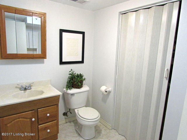 4908 Woodsend Road Louisville, KY 40229 - Photo 14 of 22 IMG_0673