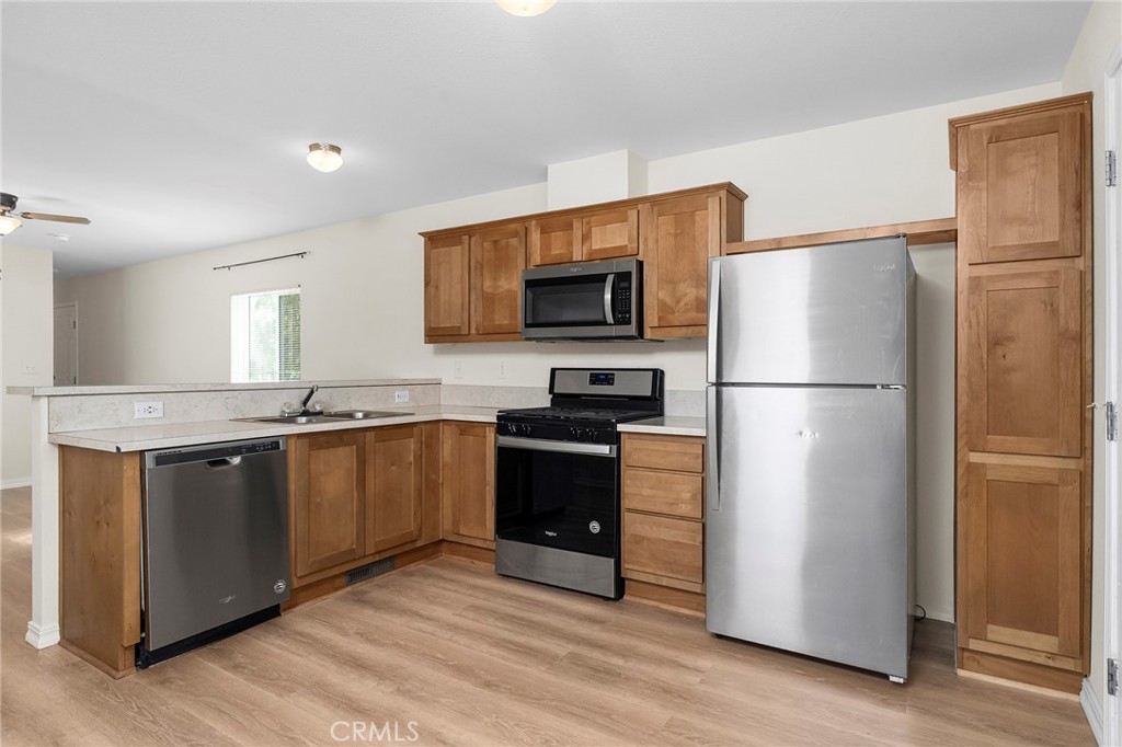 1080 Pearson Road, Unit 3 Paradise, CA 95969 - Photo 4 of 37 Kitchen