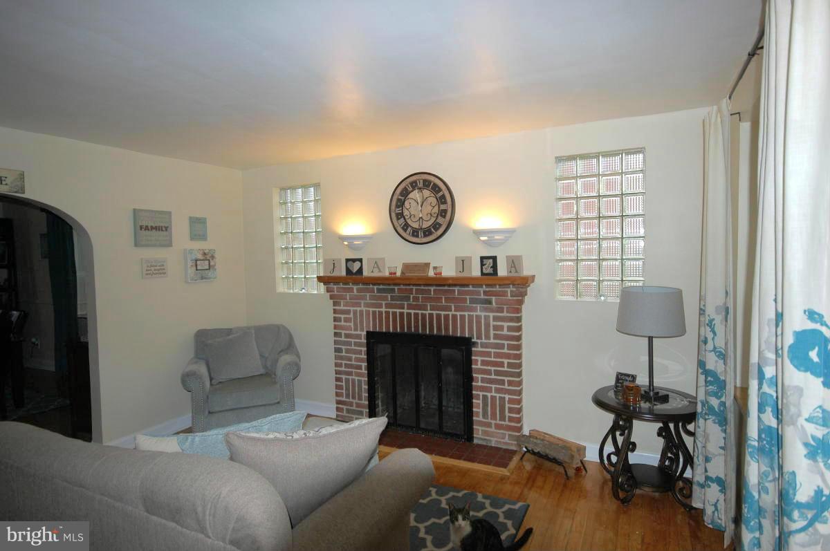 1604 Thetford Road Baltimore, MD 21286 - Photo 3 of 23 Interior (General)