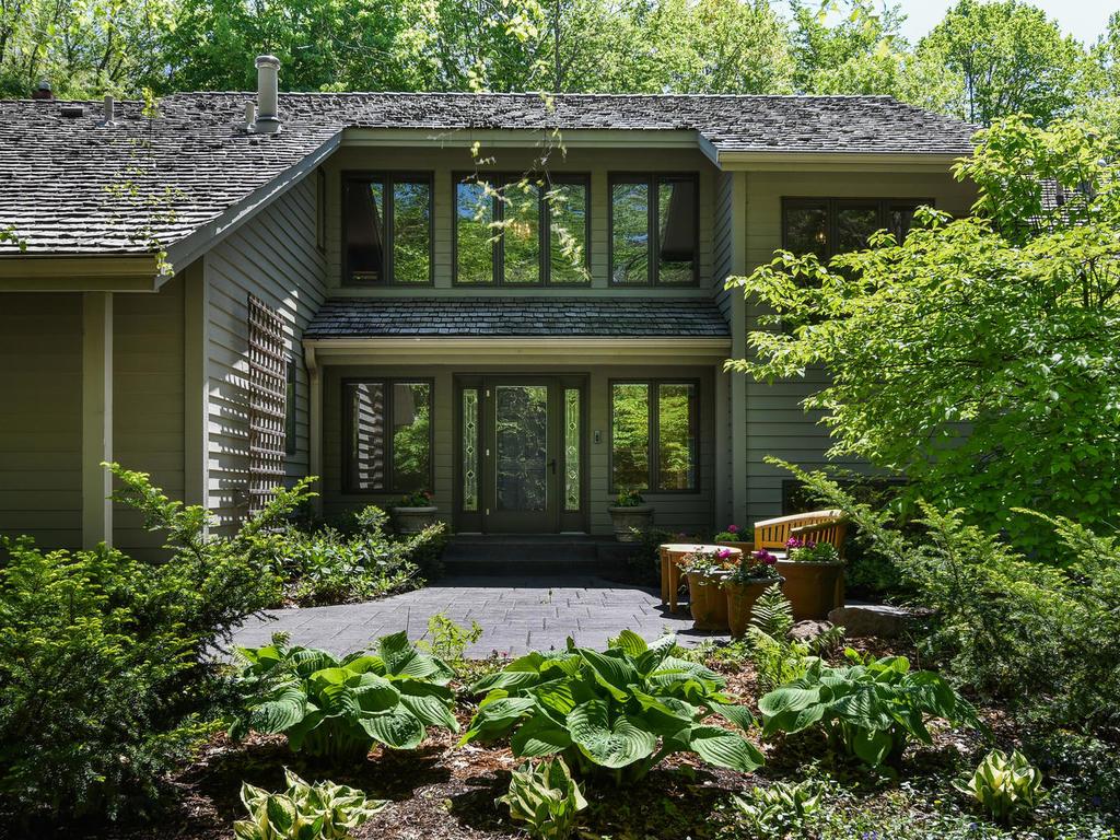 4635 Old Kent Road Deephaven, MN 55331 - Photo 2 of 44 Gallery Image 2