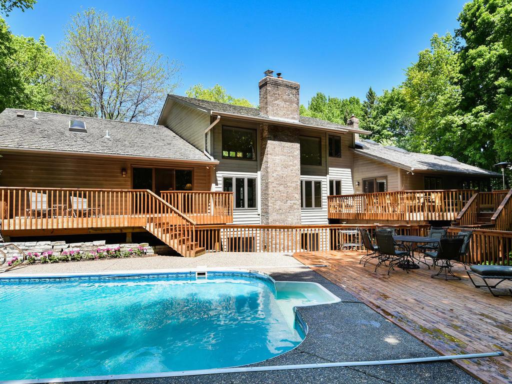 4635 Old Kent Road Deephaven, MN 55331 - Photo 4 of 44 Gallery Image 4
