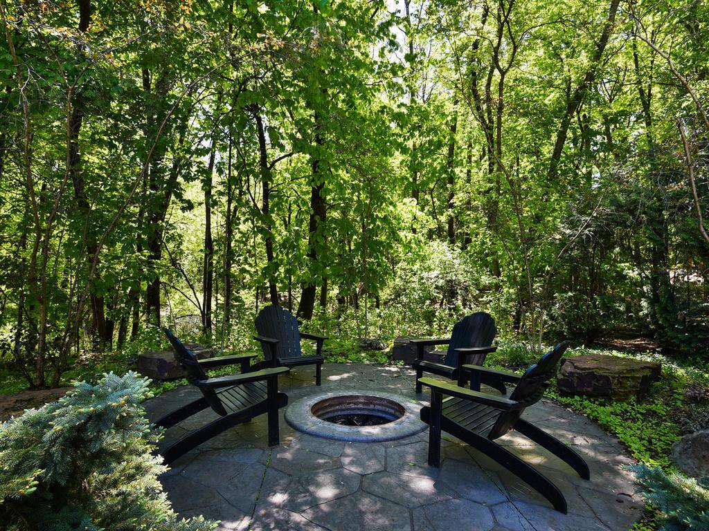 4635 Old Kent Road Deephaven, MN 55331 - Photo 6 of 44 Gallery Image 6
