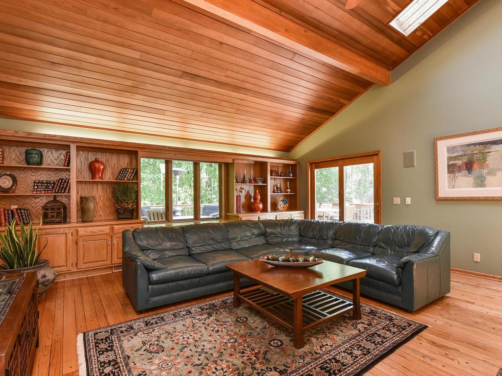 4635 Old Kent Road Deephaven, MN 55331 - Photo 7 of 44 Gallery Image 7