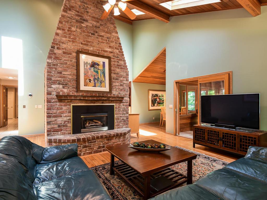 4635 Old Kent Road Deephaven, MN 55331 - Photo 9 of 44 Gallery Image 9