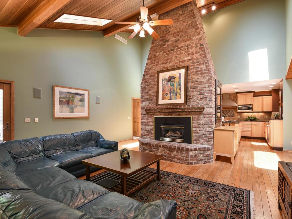 4635 Old Kent Road Deephaven, MN 55331 - Photo 10 of 44 Gallery Image 10