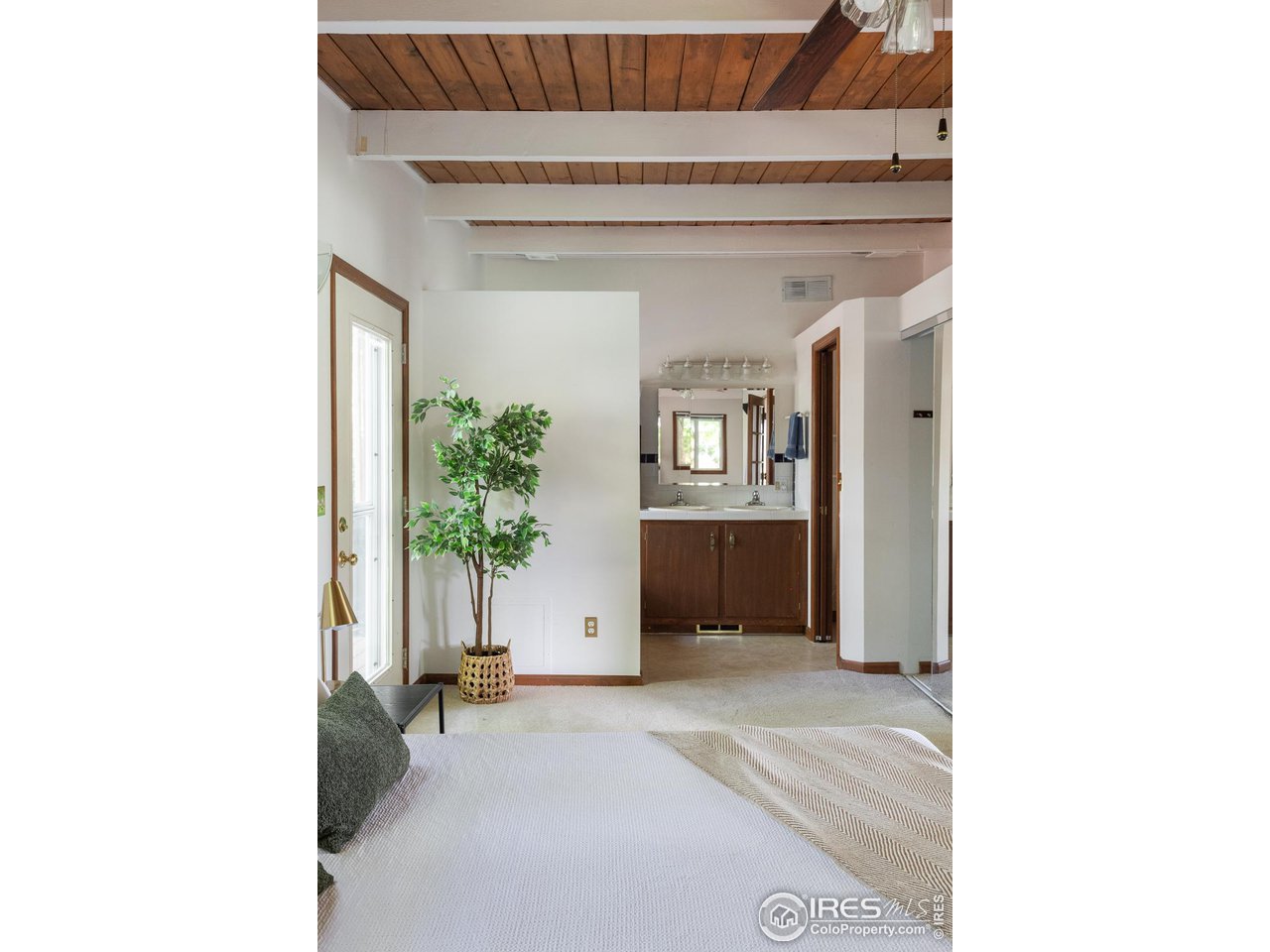 1675 Upland Avenue Boulder, CO 80304 - Photo 16 of 39 Main floor suite with ensuite