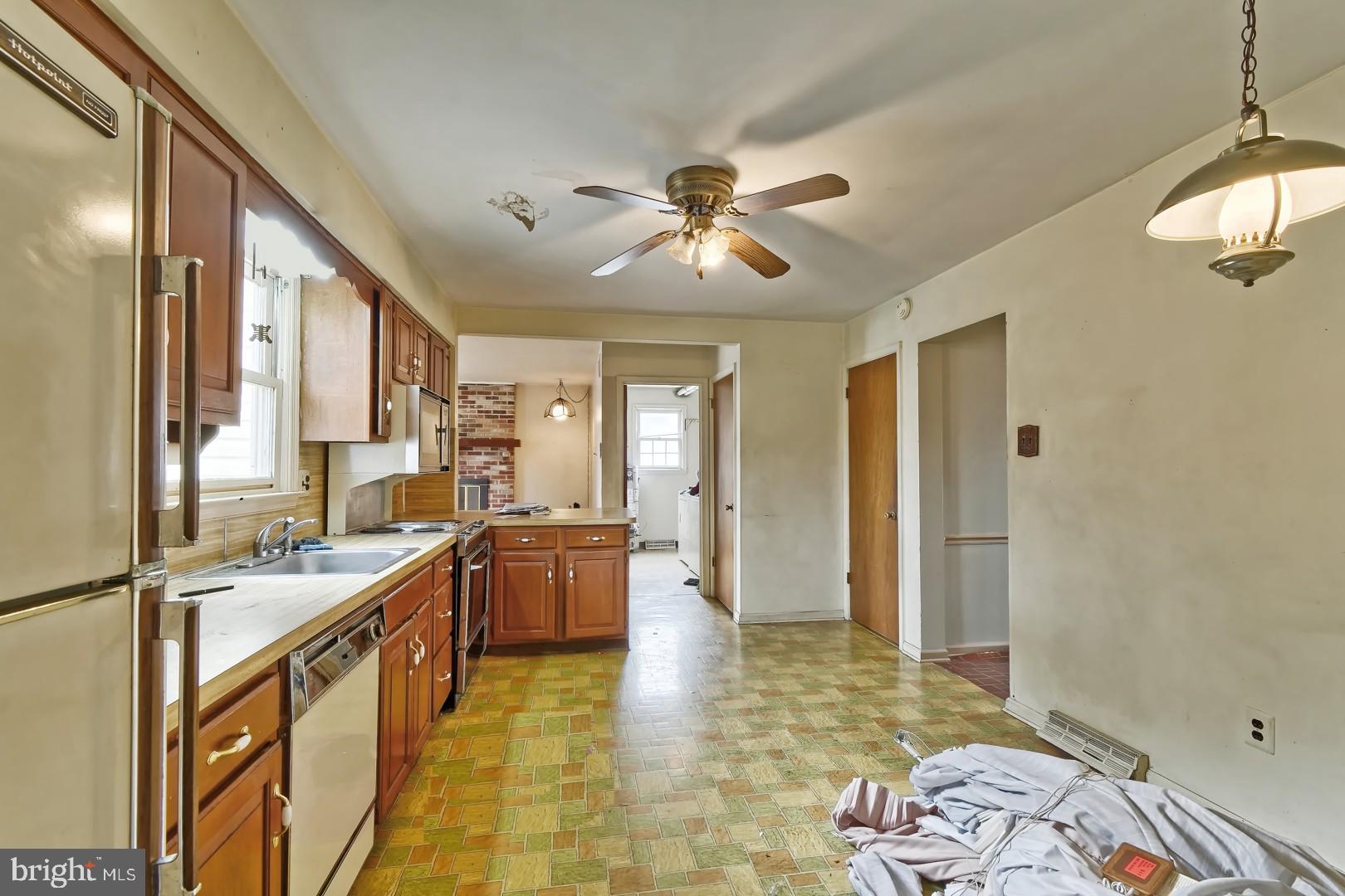 2430 Church Road Cinnaminson, NJ 08077 - Photo 6 of 16 Gallery Image 6