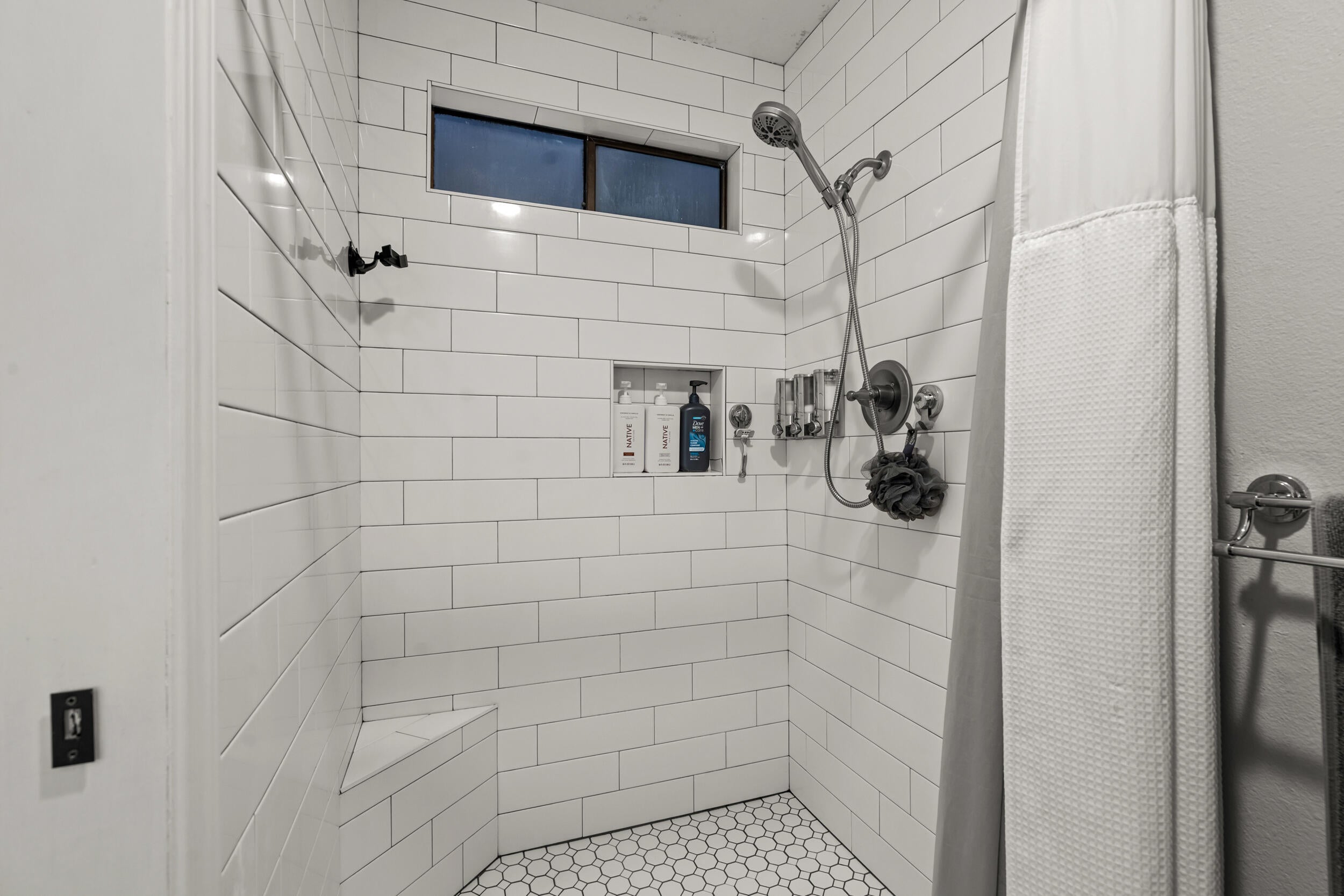 4442 Hillcrest Road Medford, OR 97504 - Photo 21 of 56 21_4442 hillcrest rd, medford-20