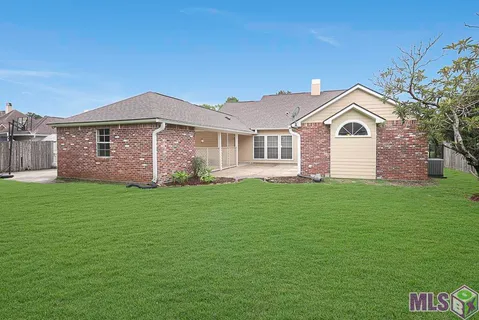 $320,000 | 5232 Rivermeadow Drive, Baton Rouge, LA 70820