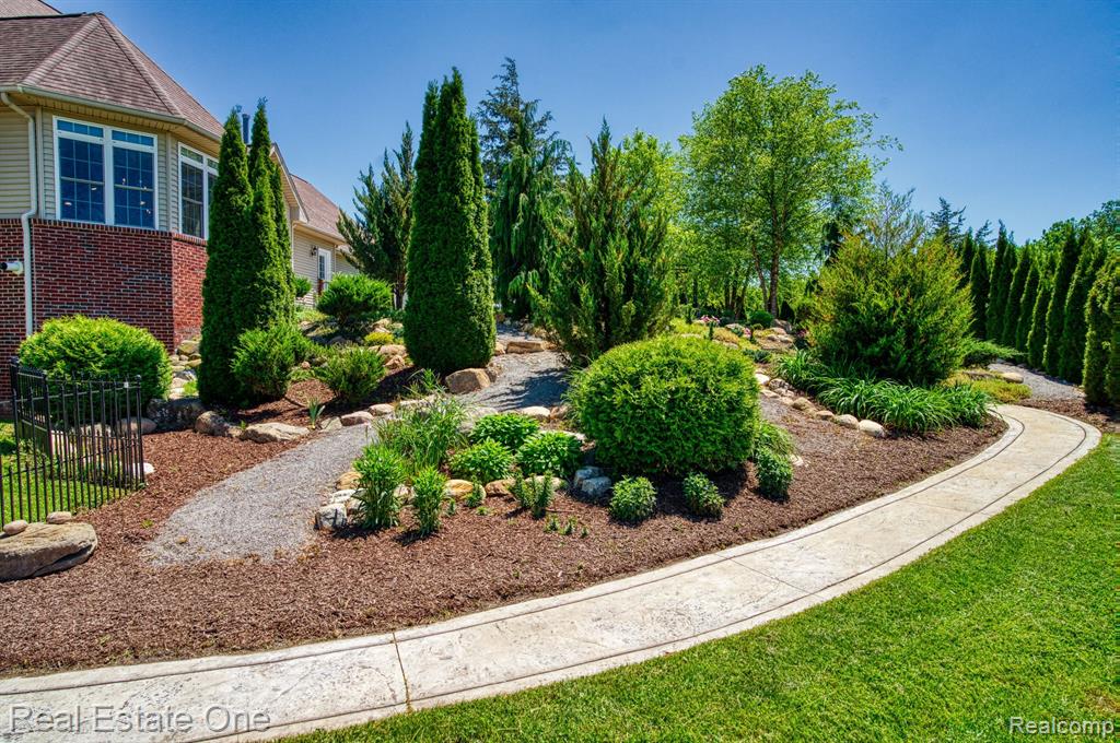 2482 South Latson Road Howell, MI 48843 - Photo 10 of 87