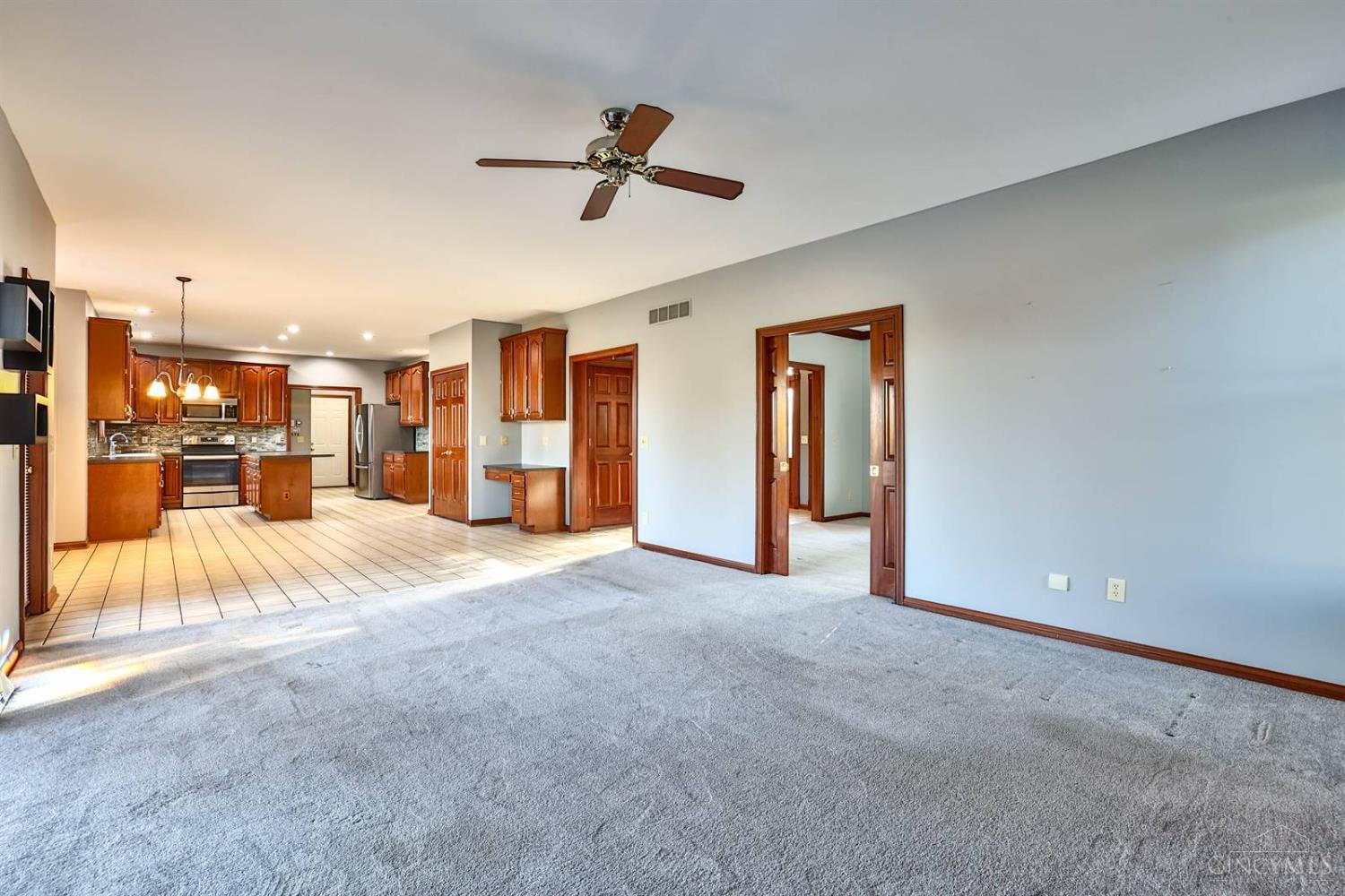 4628 Boomer Road Cincinnati, OH 45247 - Photo 13 of 71 Gallery Image 13