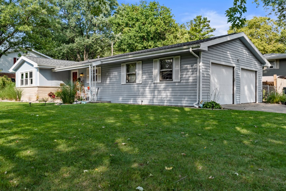 610 South Rambler Road Muncie, IN 47304 - Photo 3 of 22