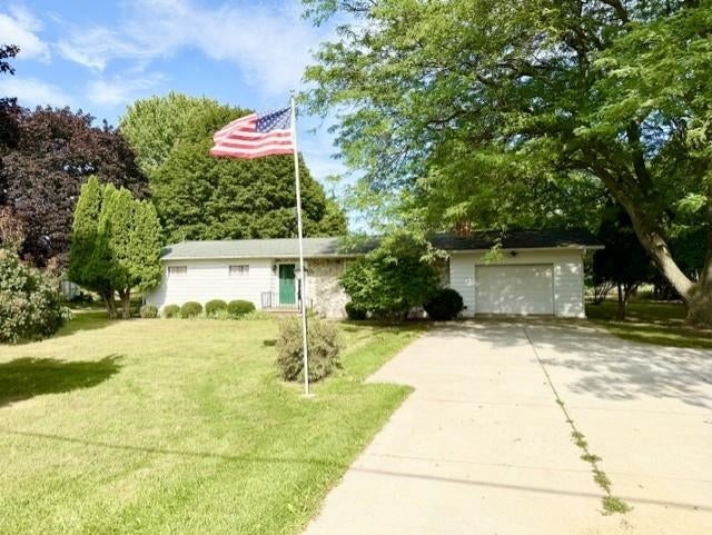 1307 South State Road Ithaca, MI 48847 - Photo 1 of 20 Gallery Image 1