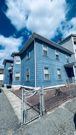 $2,500 | 5 Palmer Street, Unit 1, Worcester, MA 01605