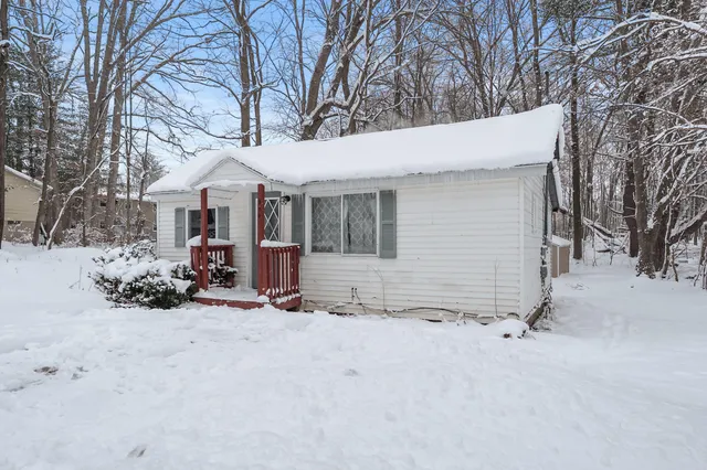 $140,000 | 654 Vernon Street, Allegan, MI 49010