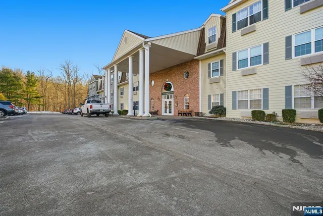 $250,000 | 1310 Richmond Road, West Milford, NJ 07480